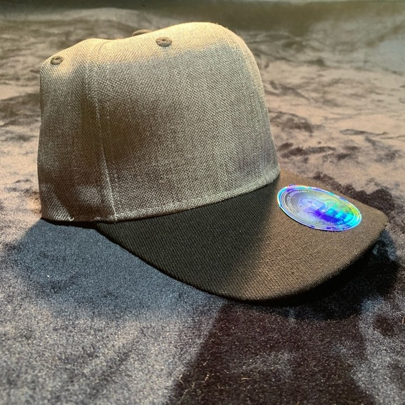 💛 Grey/Black Unisex Snapback Ballcap - Picture 2 of 16